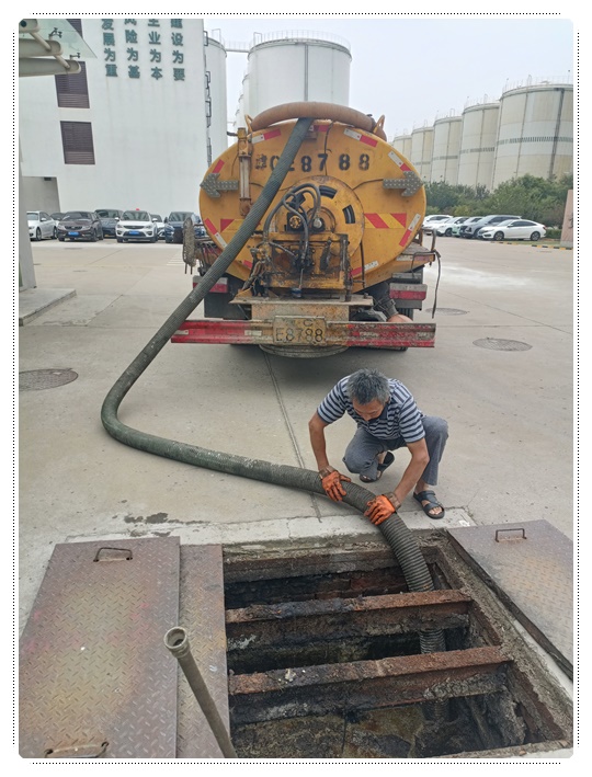 西塞山隔油池清掏