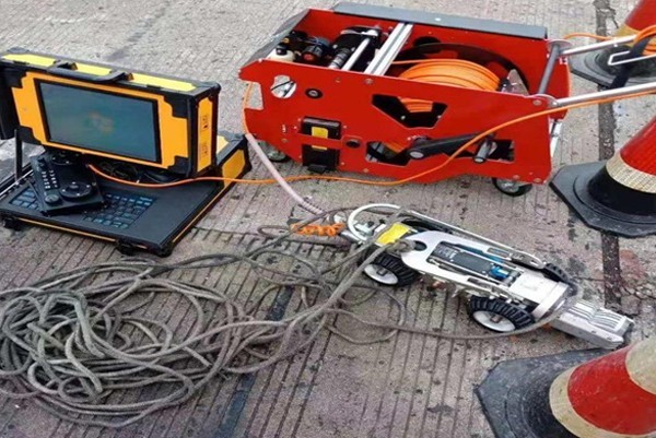 西塞山CCTV管道检测机器人