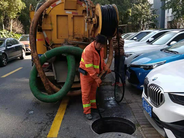 西塞山排污管道清淤